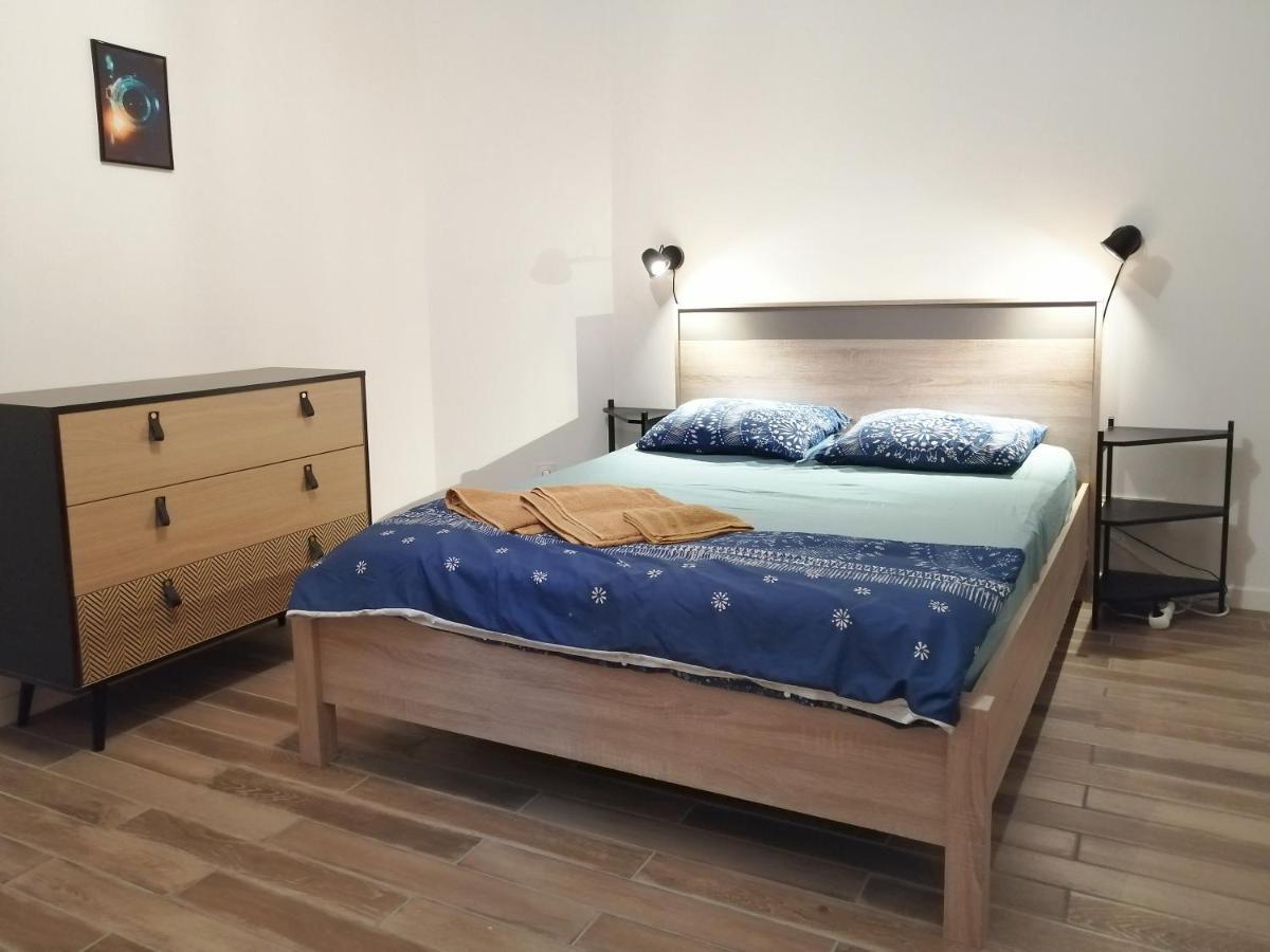 Blue Rent Apartment Брон Екстериор снимка
